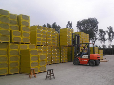 巖棉板 外墻巖棉板的優點介紹。